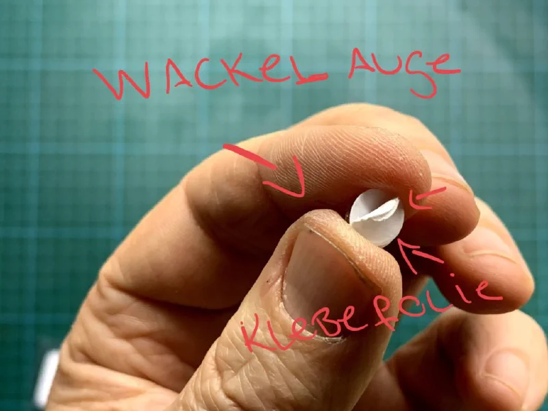 BürstiBot Bauanleitung Schritt 12 – Fertig dekoriert