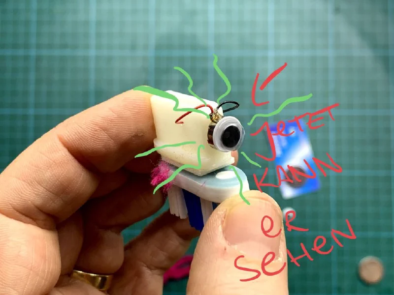 BürstiBot Bauanleitung Schritt 13 – Erster Testlauf